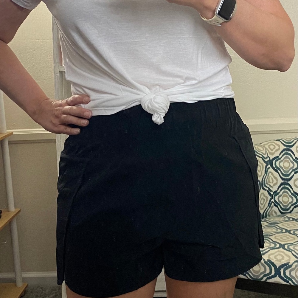Smocked Waistband Black Women's Activewear Shorts